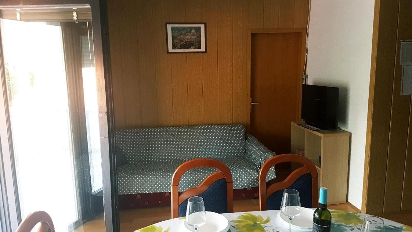 Apartments For Families With Children Lopar, Rab - 10402 Bilik gambar