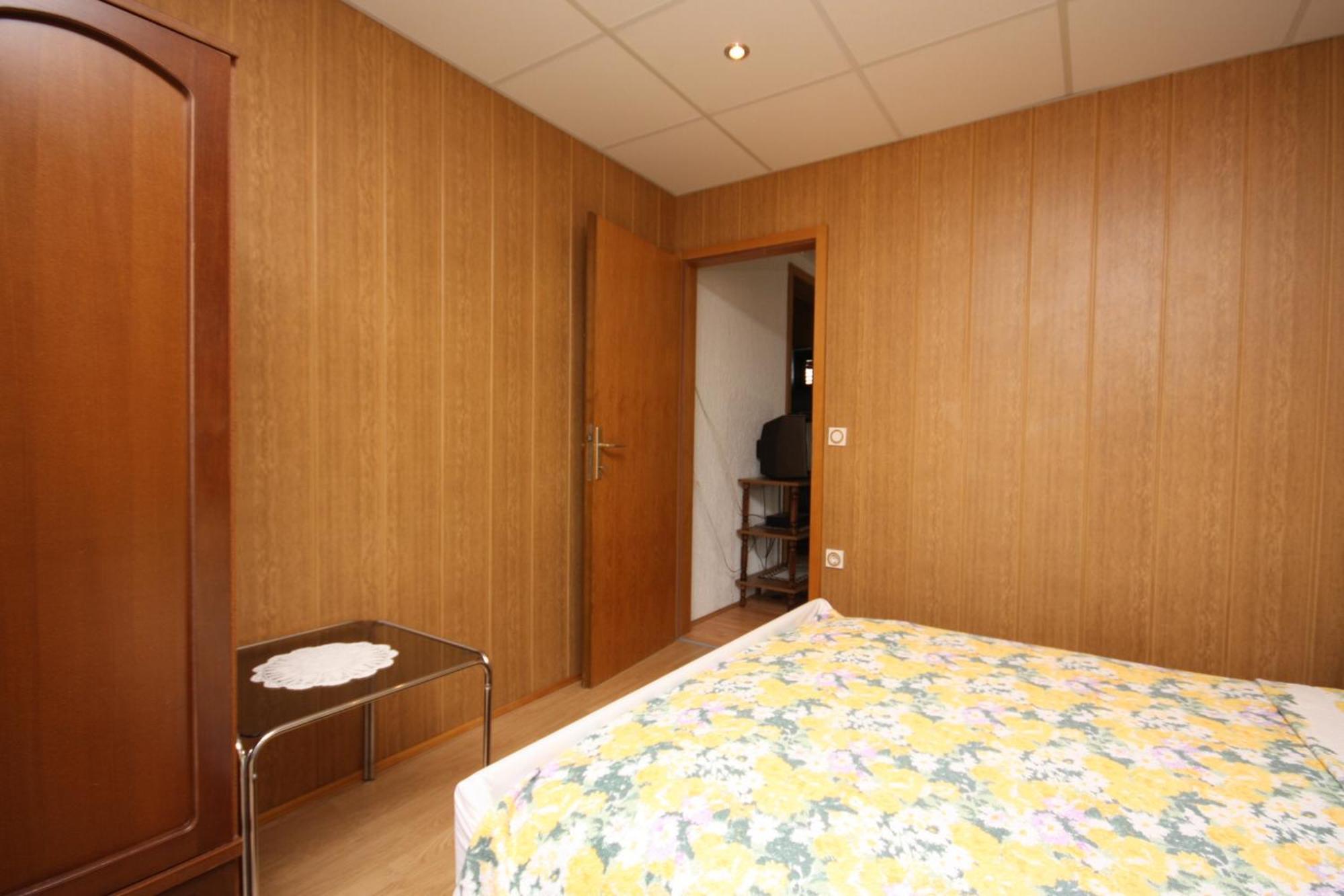 Apartments For Families With Children Lopar, Rab - 10402 Bilik gambar